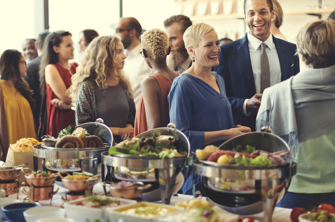 What Are The Perks Of Indulging In Corporate Buffet Lunches?